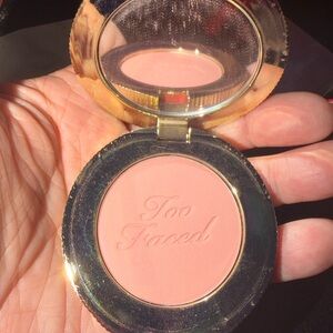 Too Faced Cloud Crush Blurring Blush - Soft Pink